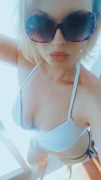 Public Photo of Miss_vogliosa